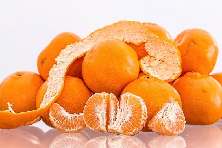 how much vitamin c in cuties oranges